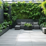 d&eacute;couvrez des astuces et solutions pratiques pour optimiser l'agencement et l'utilisation d'un petit espace ext&eacute;rieur, afin de le rendre fonctionnel et agr&eacute;able.