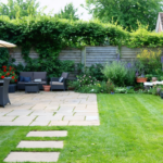 découvrez les 8 erreurs courantes à éviter pour réussir l'aménagement de votre espace extérieur et créer un jardin harmonieux et fonctionnel.